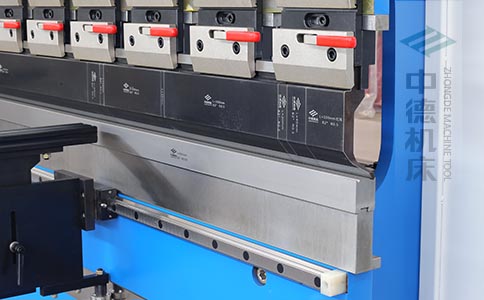 ZDPK-10025分段数控模具及高精度模具快夹，换模速率快5倍，加高型模托是门业制作专业设置装备摆设.jpg
